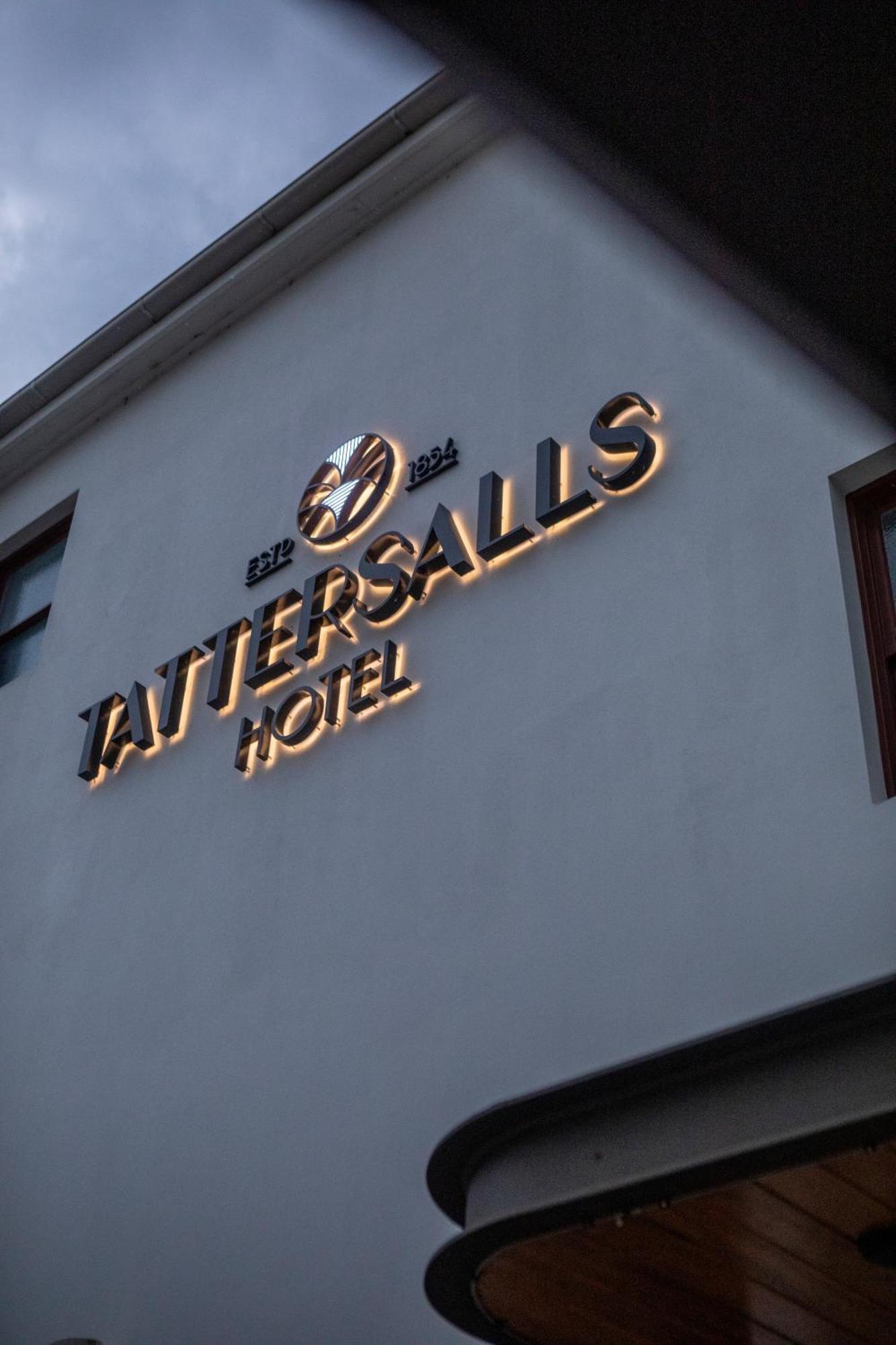 Tattersalls Hotel آرميدال المظهر الخارجي الصورة